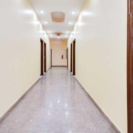 Hotel O Jas Inn Near Star Mall Gurgáon Kültér fotó